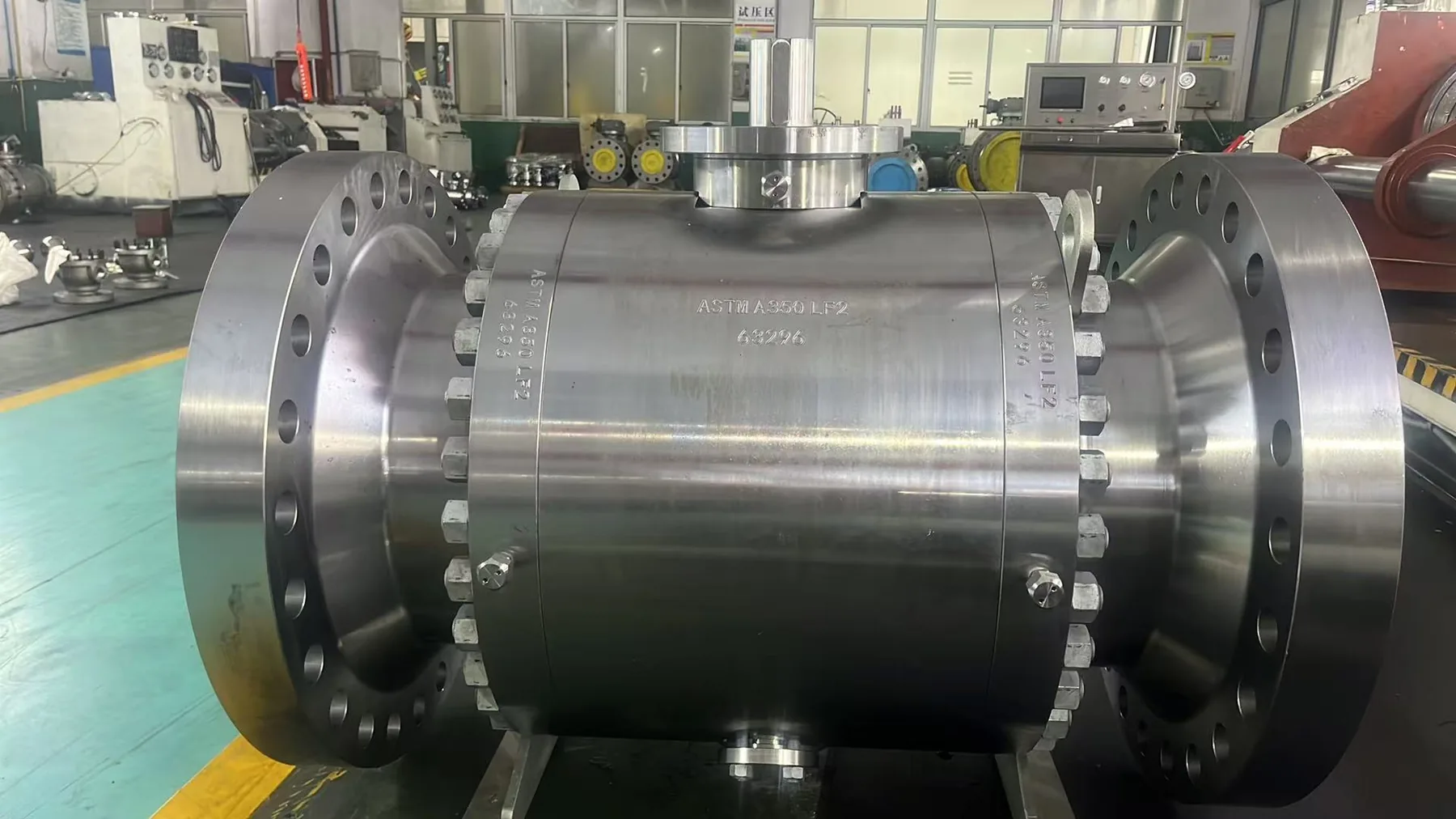 large bore trunnion ball valve manufactured in YINKE factory